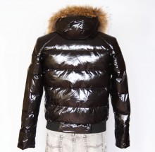    (Moncler)