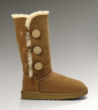 UGG Australia Women's Bailey button triplet, Chestnut 1873