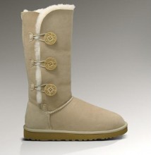 UGG Australia Women's Bailey button triplet, Sand 1873