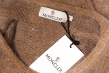    (Moncler)